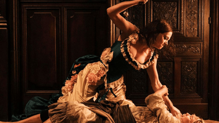 Spoiler alert: La hermanastra fea.